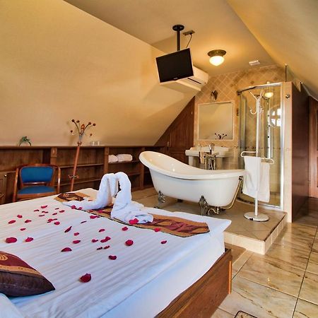 Palazzo Wellness Villa Eger Extérieur photo