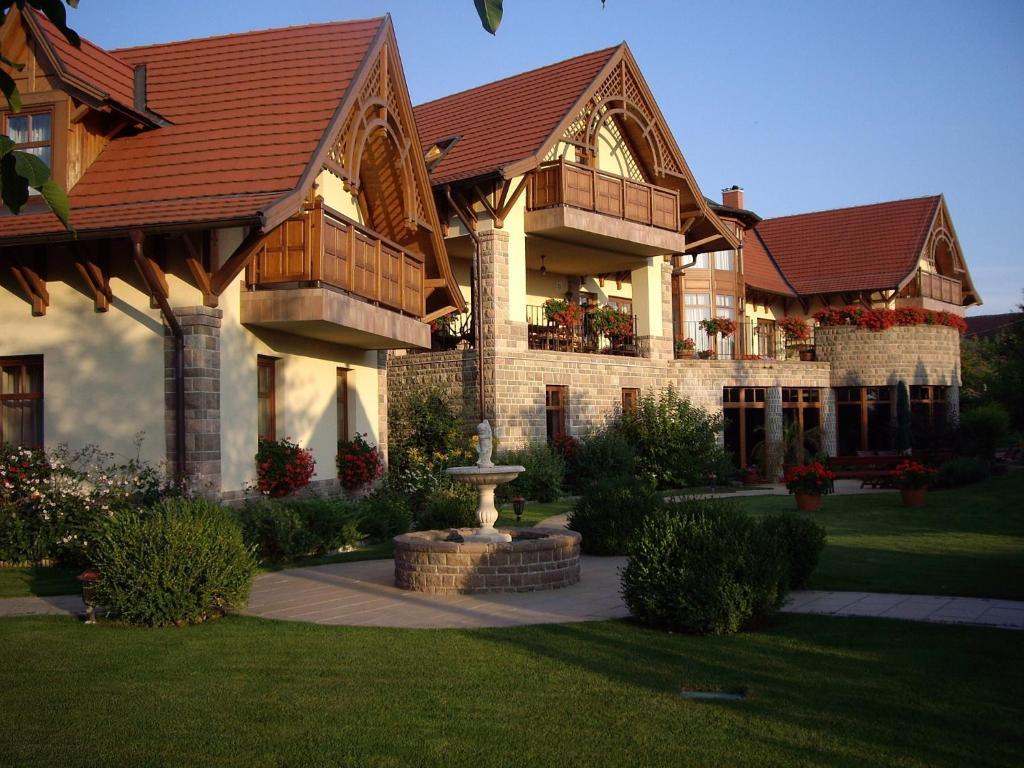 Palazzo Wellness Villa Eger Extérieur photo