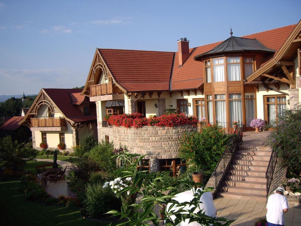 Palazzo Wellness Villa Eger Extérieur photo