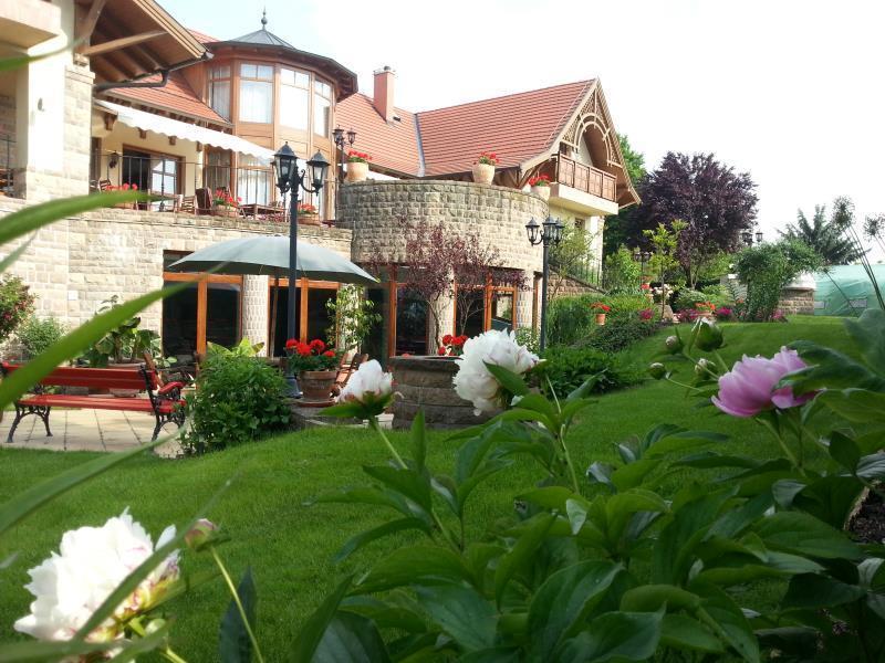 Palazzo Wellness Villa Eger Extérieur photo