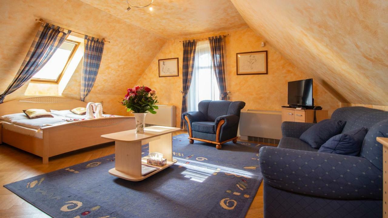 Palazzo Wellness Villa Eger Extérieur photo
